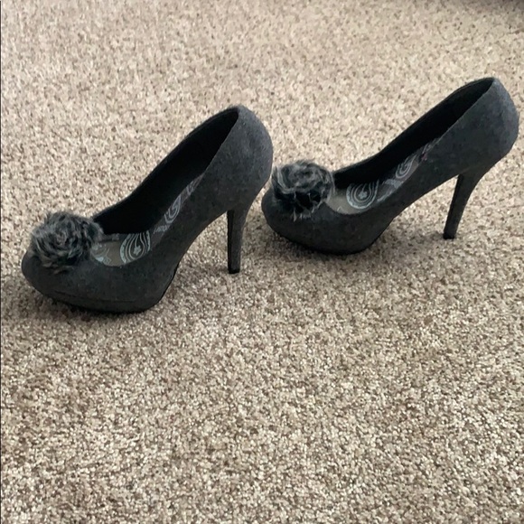 Heels - Picture 5 of 6